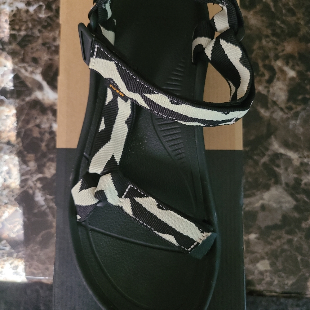 Teva Hurricane Platform Sandals NIB